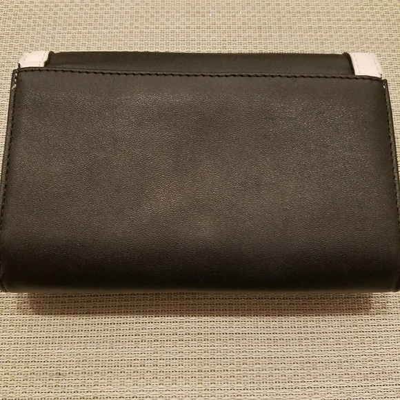 NWT G by Guess Wallet - Picture 3 of 4